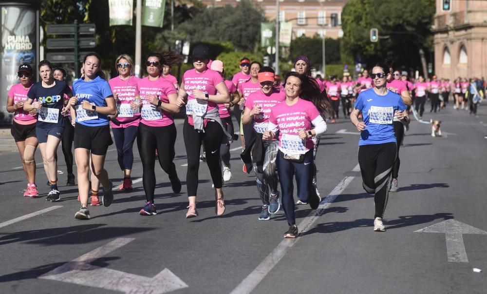 Ambiente en la V Carrera de la Mujer de Murcia