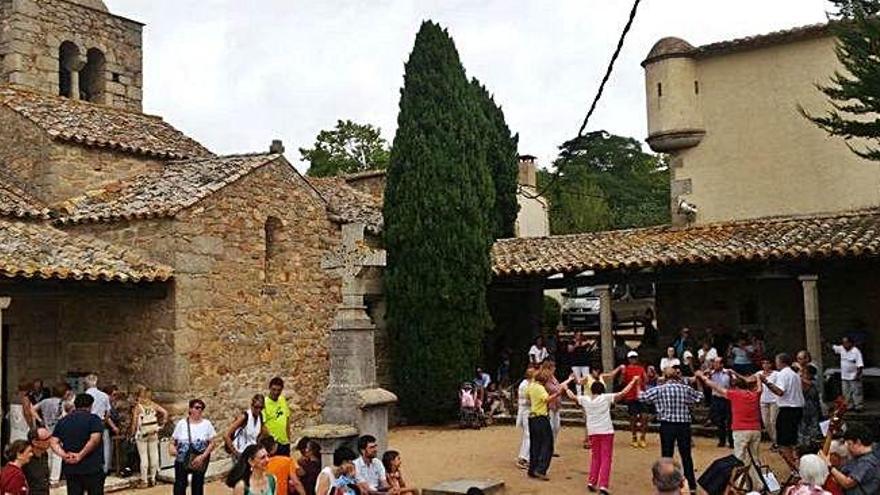 Santa Cristina d&#039;Aro excava la necròpolis de l&#039;església de Romanyà