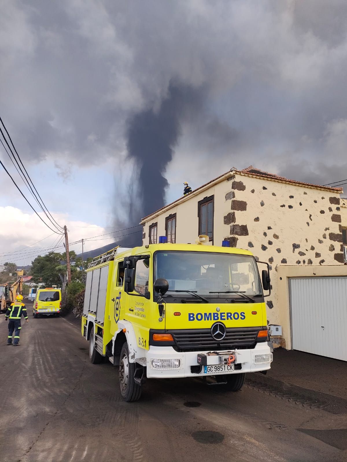 Archivo: Actuación de Bomberos de Gran Canaria en el volcán de La Palma