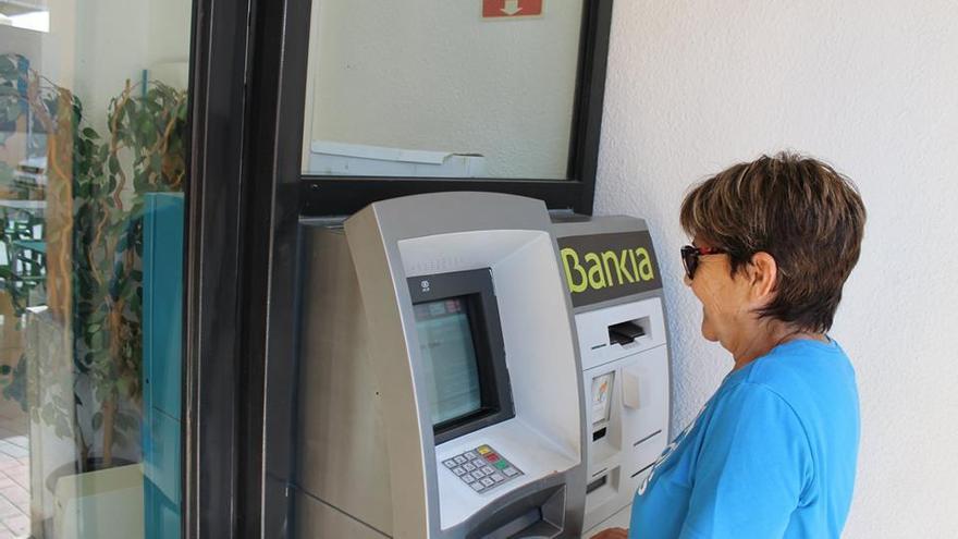 Bejís pide a Bankia que no elimine  el servicio mínimo de ofibús