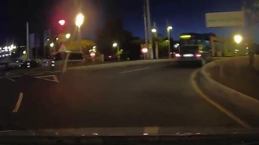 Conducción temeraria en Canarias: se salta el ceda al paso a alta velocidad y se la juega ante varios coches