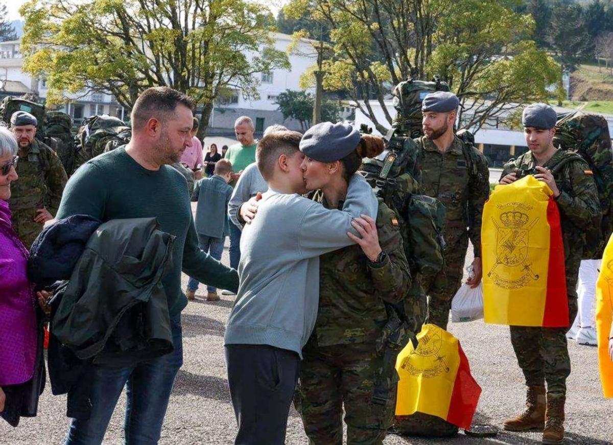 Despedida de los soldados en la base de Figueirido.   | // FDV  