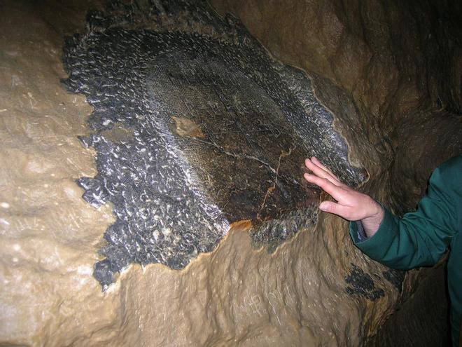 Interior de las Grutas de Bétharram, Francia