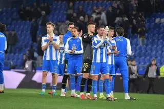 Bronca de Riazor al Deportivo y a Hidalgo en una noche con menos de 20.000 espectadores
