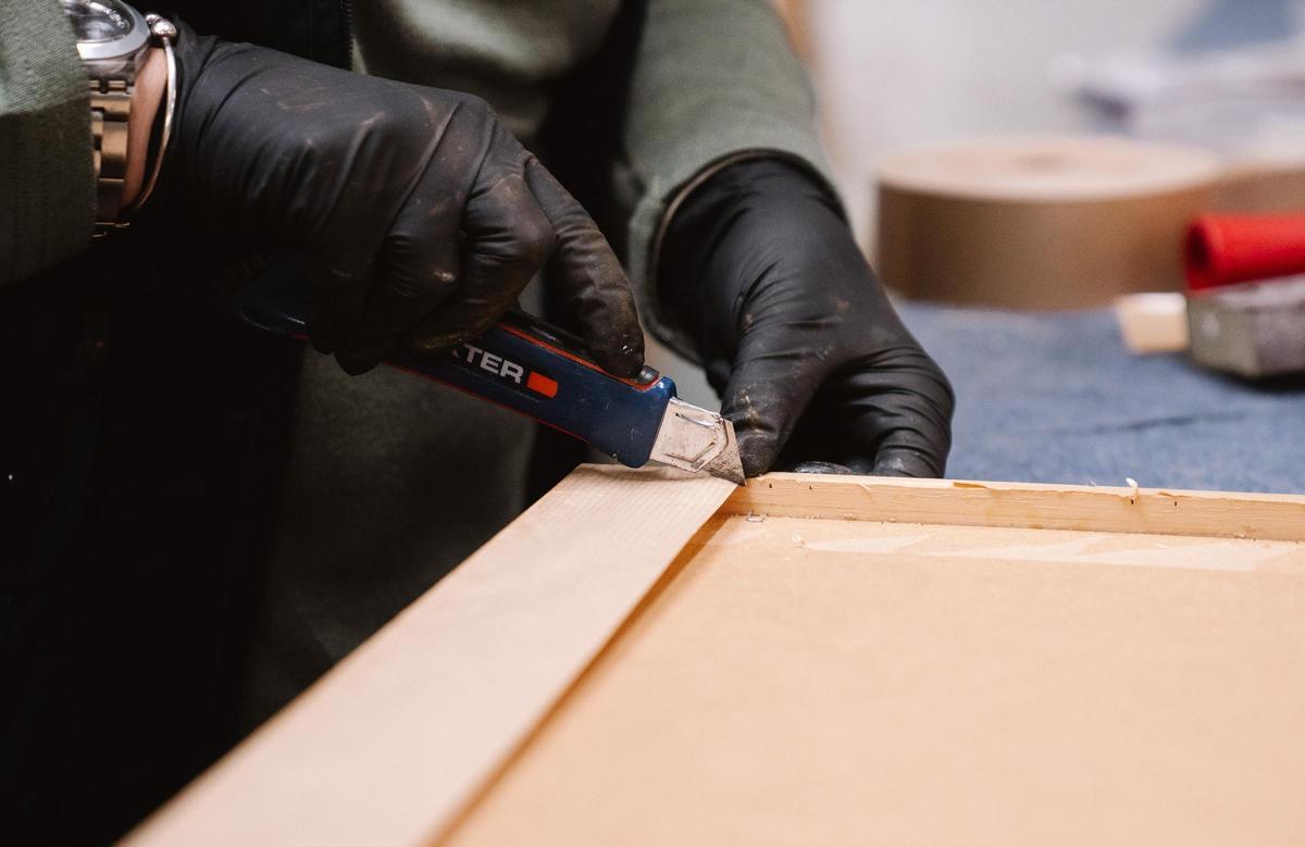 En Margharetta se enmarcan fotografías, cuadros, puzzles, camisetas de fútbol, plantas, espejos o ramos de novia.