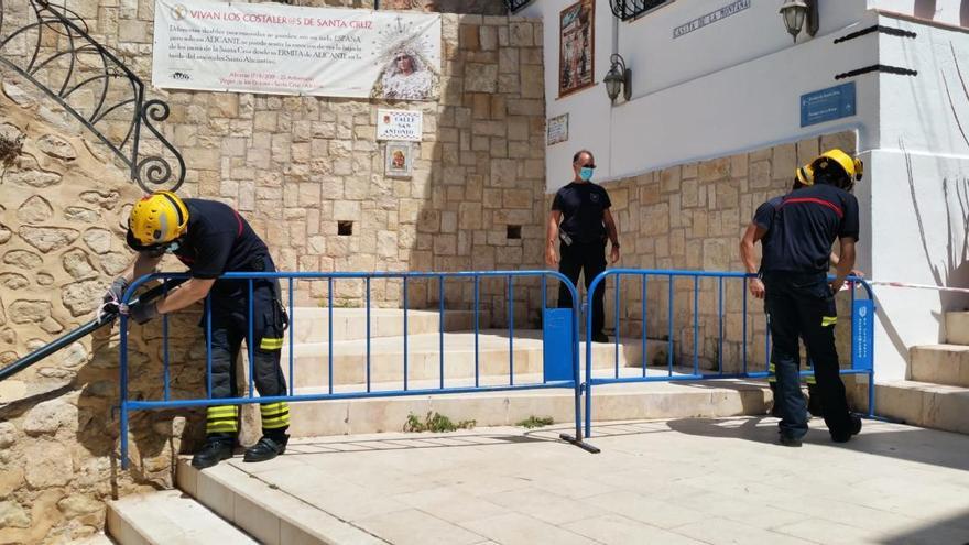 Los Bomberos han cortado el acceso por la calle San Antonio como precaución