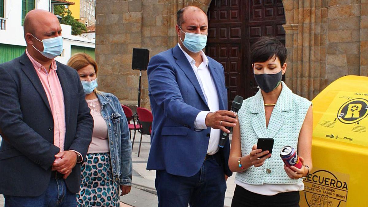 José Domingo Regalado, Candelaria Rodríguez, Marcos González y Carlota Cruz en la presentación de ‘Reciclos’.