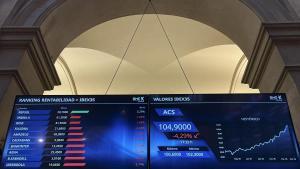 El IBEX mantiene leves subidas del 0,10 % tras la apertura y recupera los 17.100 puntos