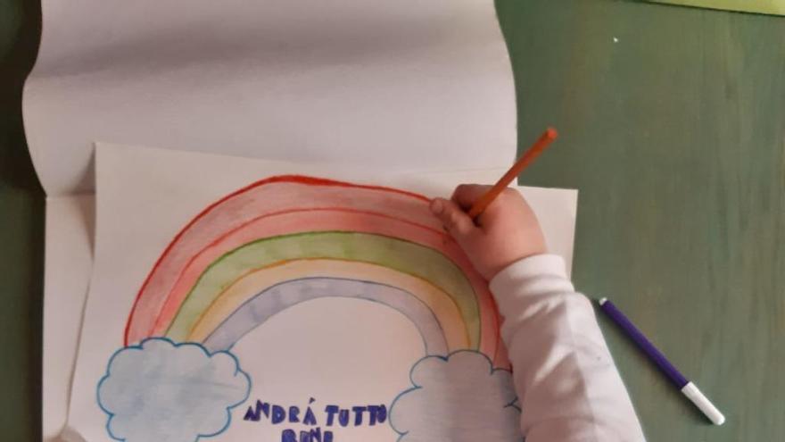 El nebot de la Cinzia fent un dibuix ple d&#039;esperança