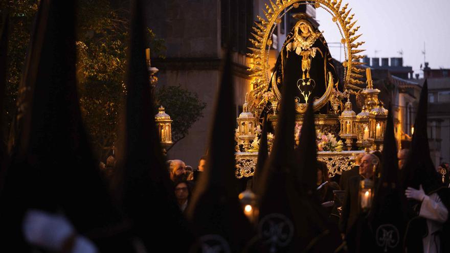 Sábado Santo pasado por agua en el casco histórico de La Laguna