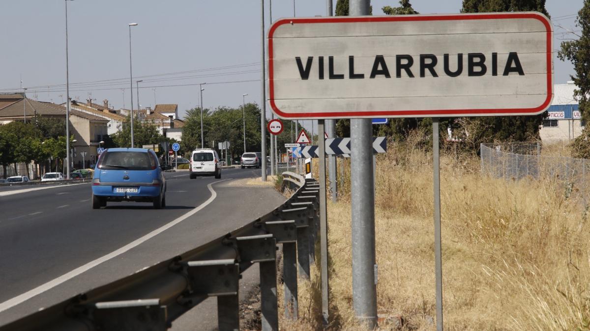 Accesos a la barriada de Villarrubia.