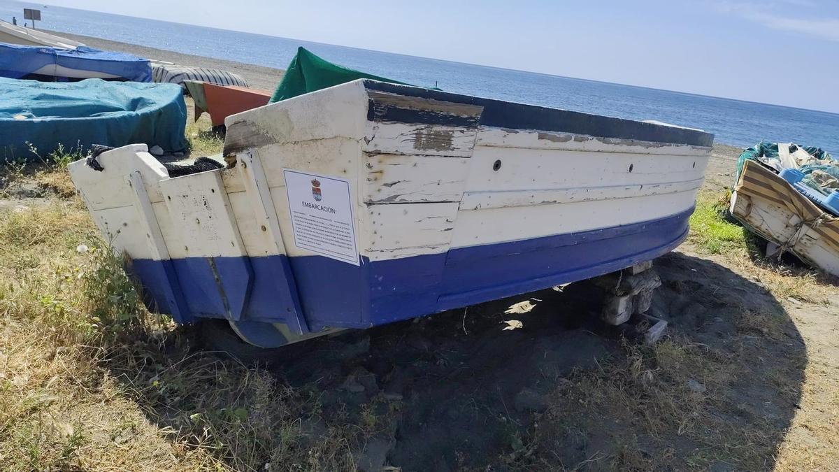 Seis de las barcas del varadero de La Cala del Moral han ido directamente al punto limpio.
