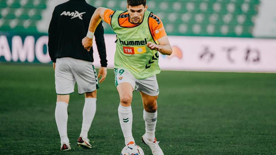 Lucas Boyé, durante un calentamiento antes de un partido en el Martínez Valero