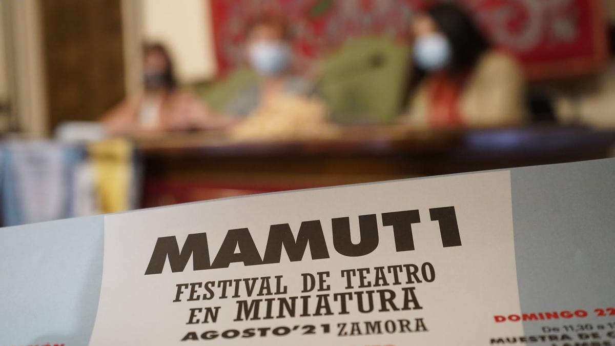 Cartel de Mamut 1.