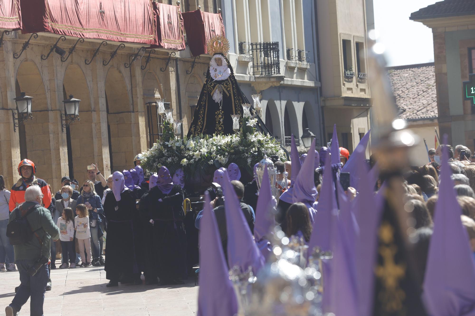 EN IMÁGENES: Así fue la procesión de la Soledad en la Semana Santa de Oviedo