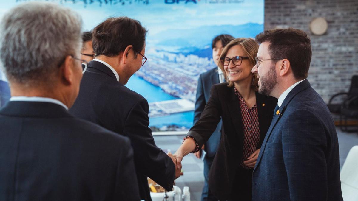 Meritxell Serret y Pere Aragonès este miércoles en Busan, Corea del Sur.