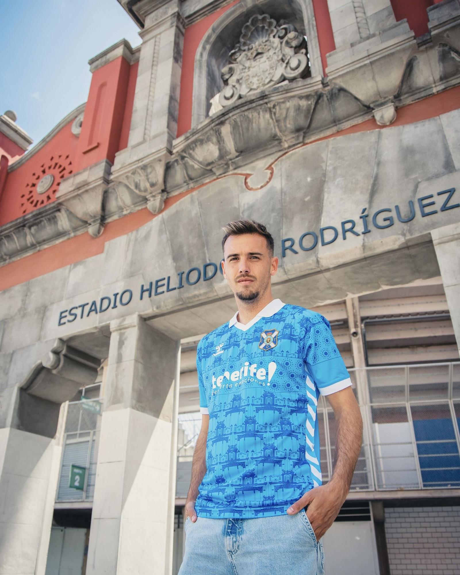 Equipación conmemorativa por el centenario del Estadio Heliodoro Rodríguez López