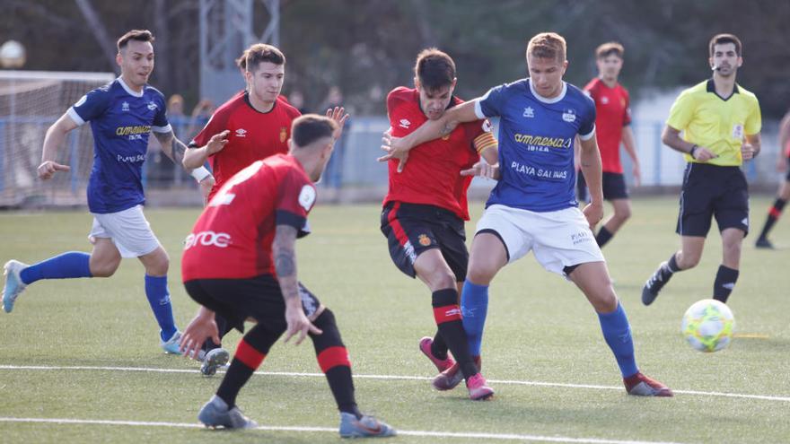 Encuentro de Tercera División entre el Sant Rafel y el Mallorca B.