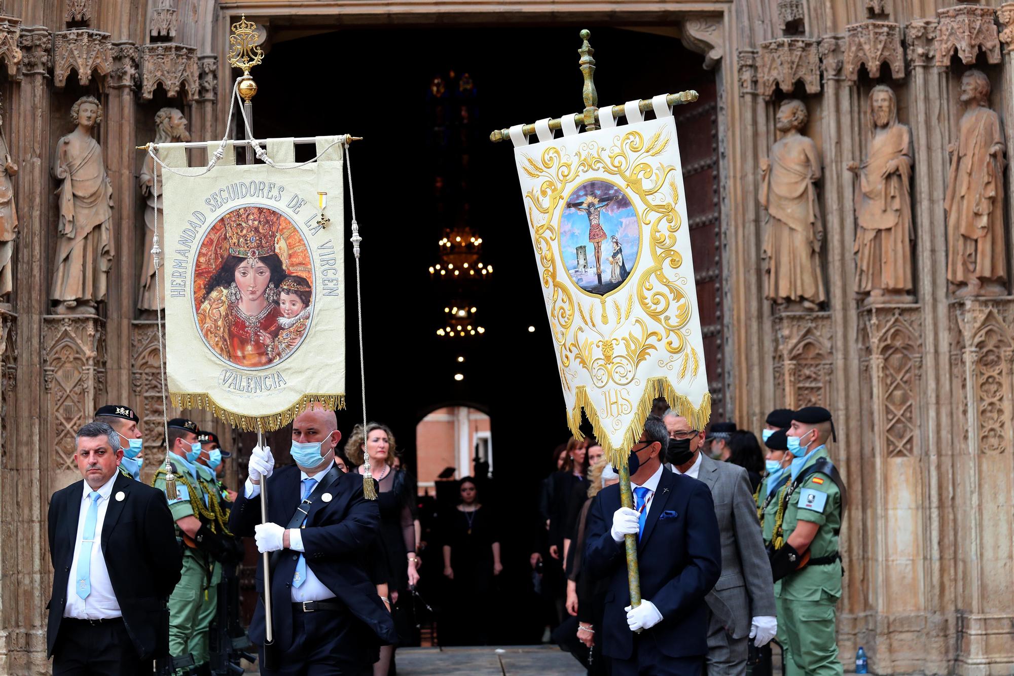 La Geperudeta recorre València en la procesión general
