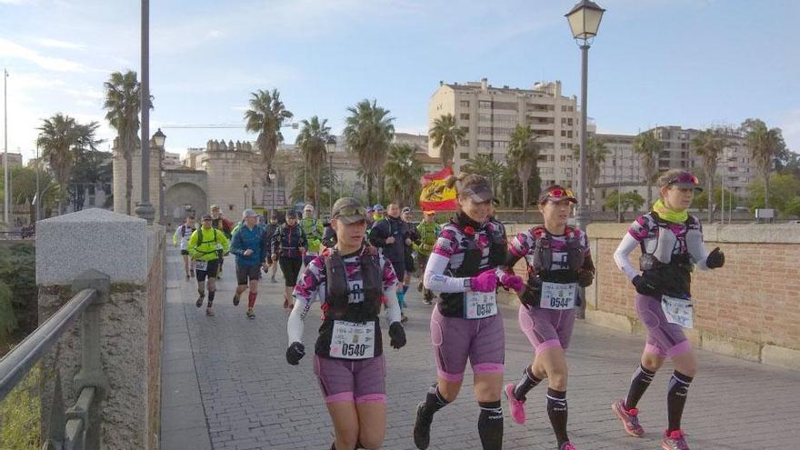 La Ultraibérica del Desafío de San Fernando congrega a 340 corredores y ciclistas en Badajoz