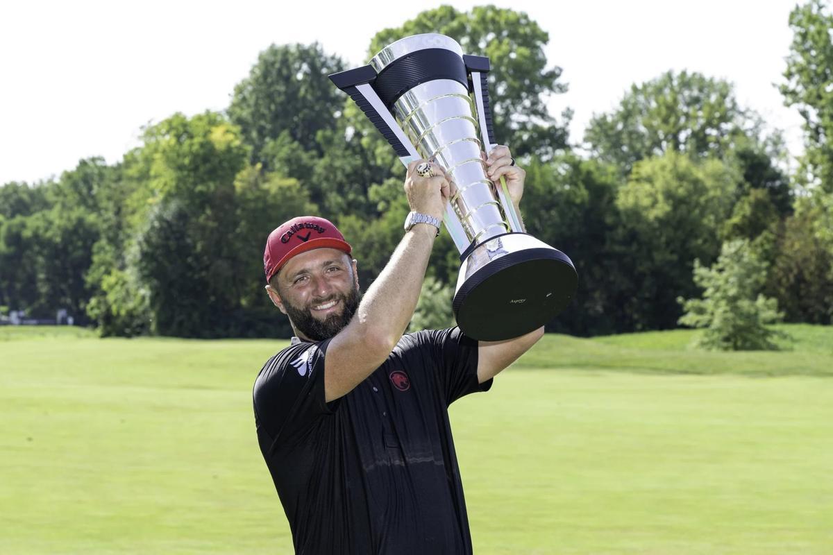 Rahm levantó el trofeo de campeón del ranking por segundo año consecutivo, a pesar de no ganar en Indianápolis