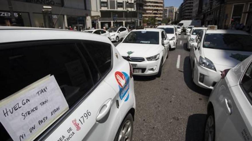 Huelga de taxistas, el pasado verano, en València.