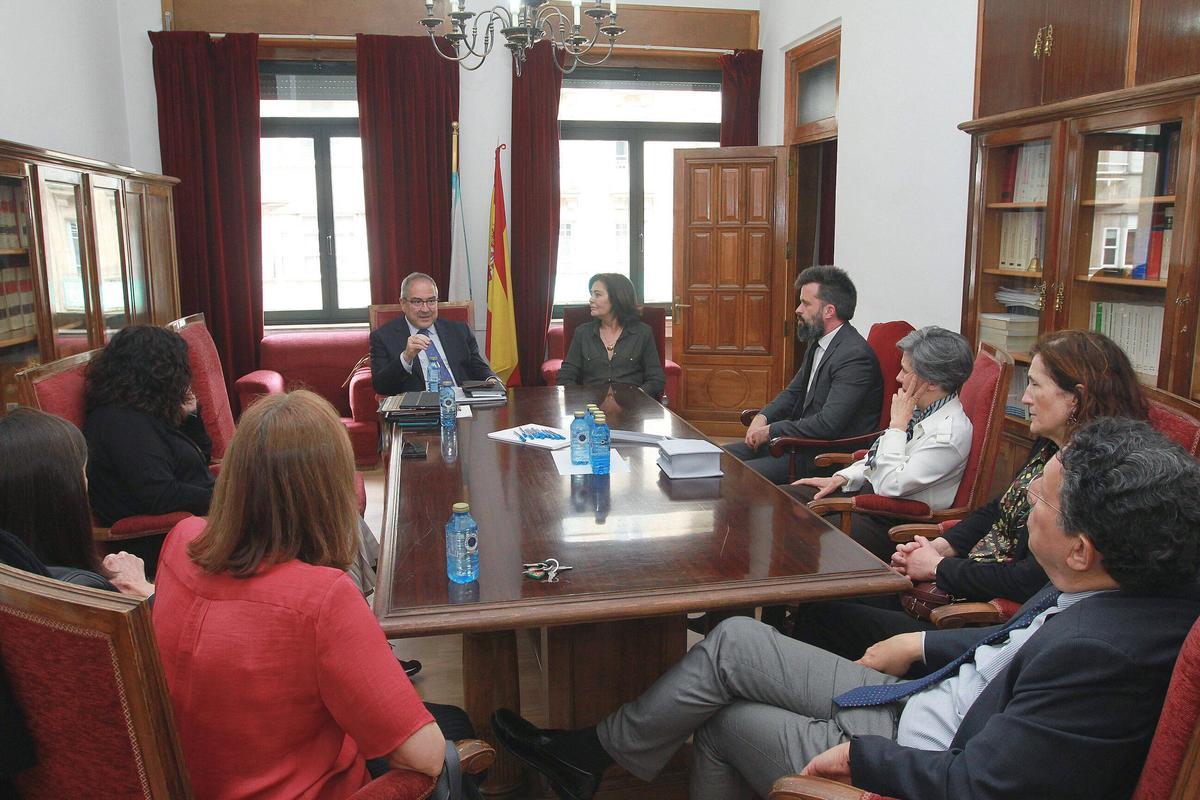 Picatoste, durante la reunión con los magistrados de la Audiencia Provincial.