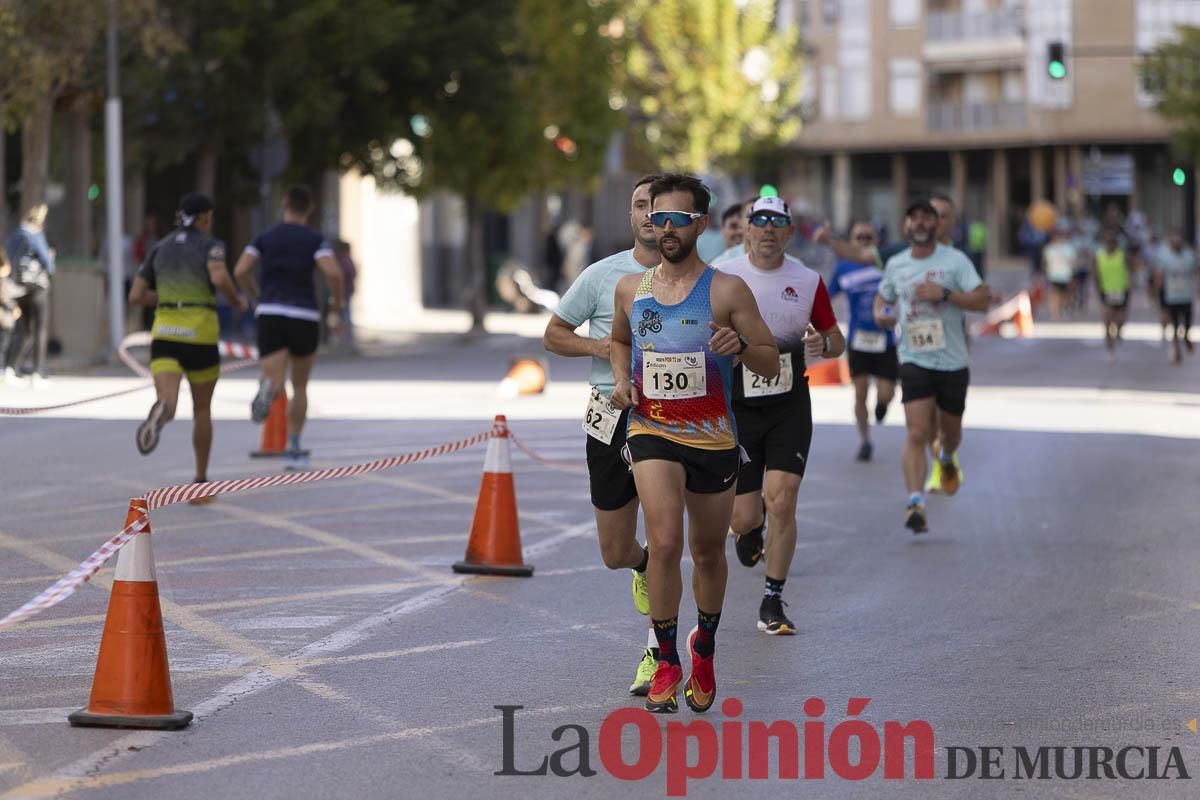 Carrera '10K Assota por ti' en Caravaca (salida y giro primera vuelta)