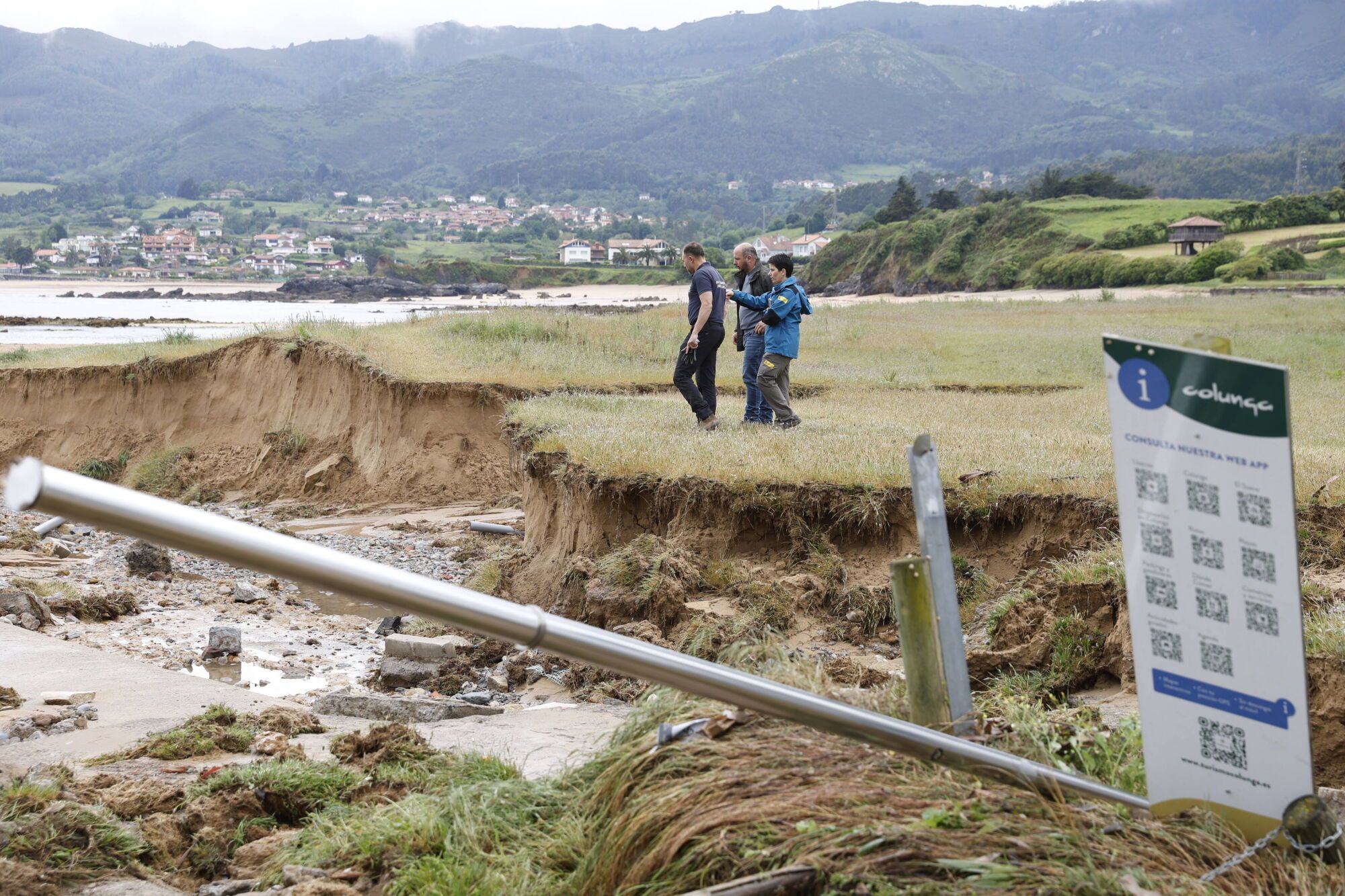 EN IMÁGENES: Caos en Colunga por las inundaciones de esta madrugada