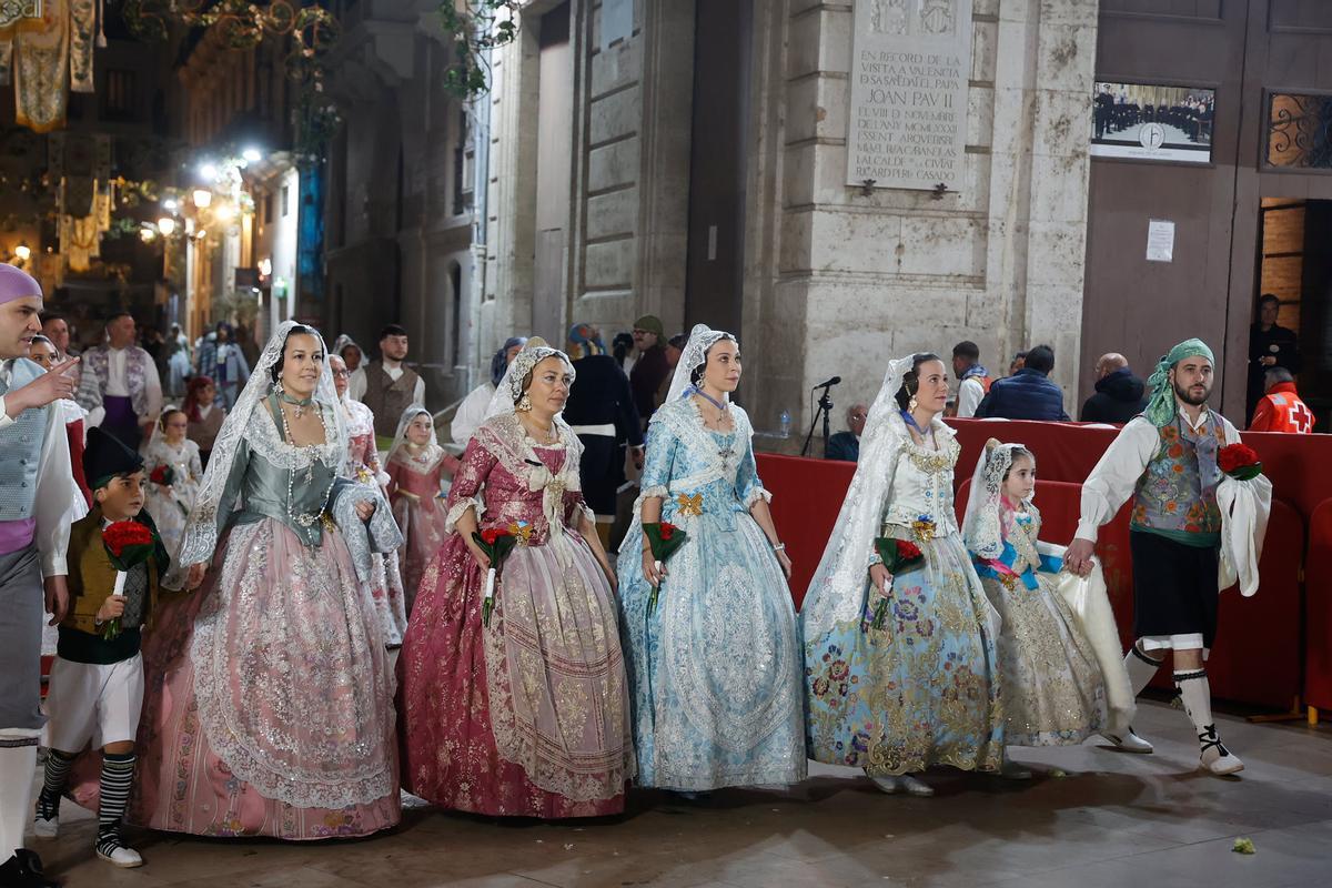 Todas las fotos de la Ofrenda del 17 de marzo por la calle de la Paz hasta las 23:30 horas