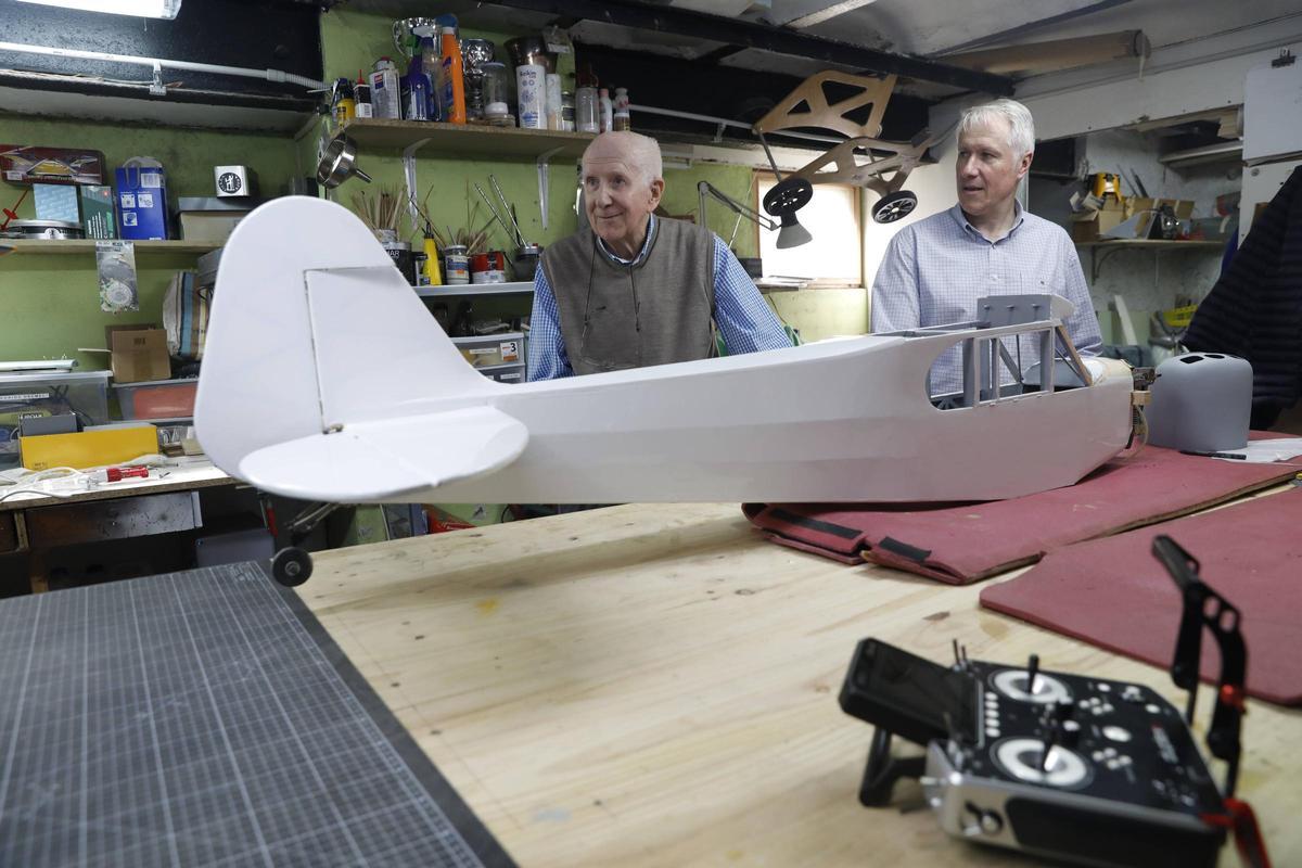 EN IMÁGENES: Arnao, cuna de uno de los últimos clubes de aeromodelismo de Asturias