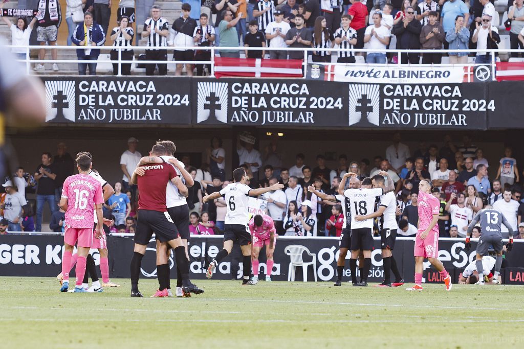 Las imágenes de la victoria del FC Cartagena que asegura su permanencia