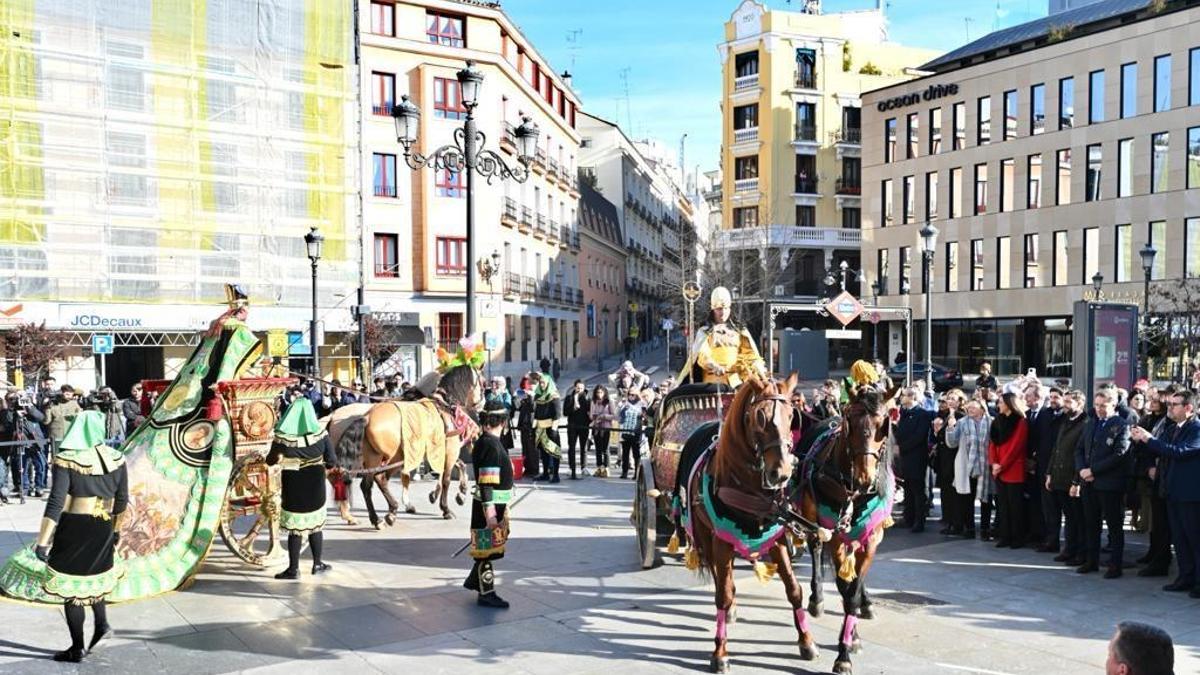 Representación de la Semana Santa de Lorca en la plaza de Isabel II de Madrid.