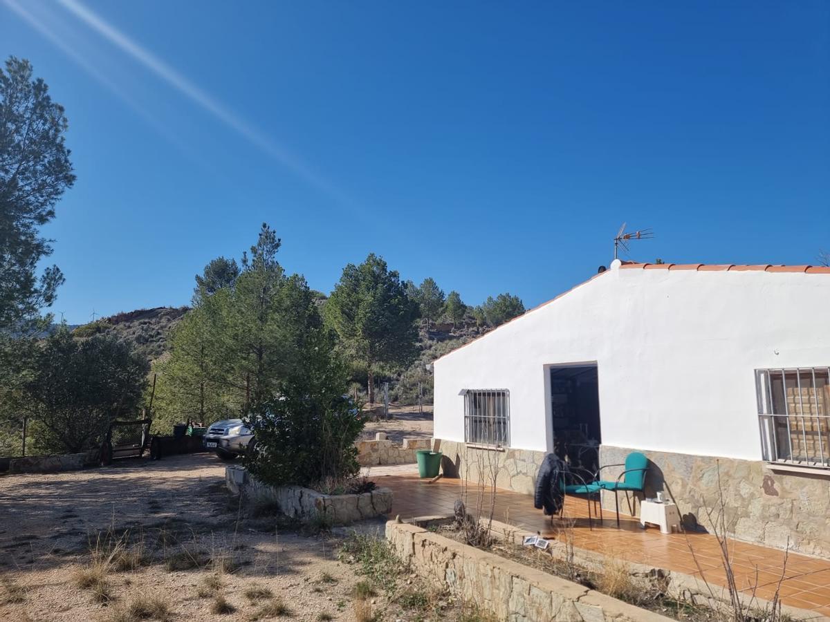 Ein Haus auf dem Festland, wie hier im Hinterland von Valencia, ist deutlich günstiger als auf Mallorca