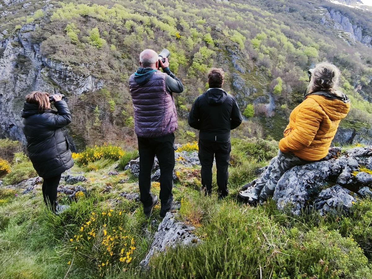 El buen tiempo animó a los asturianos a disfrutar del Principado esta Semana Santa
