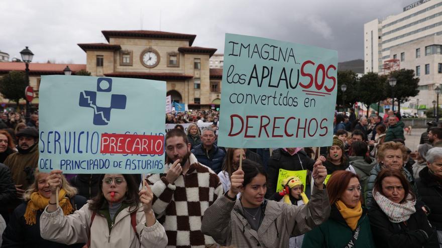 Manifestación de sanitarios en Oviedo