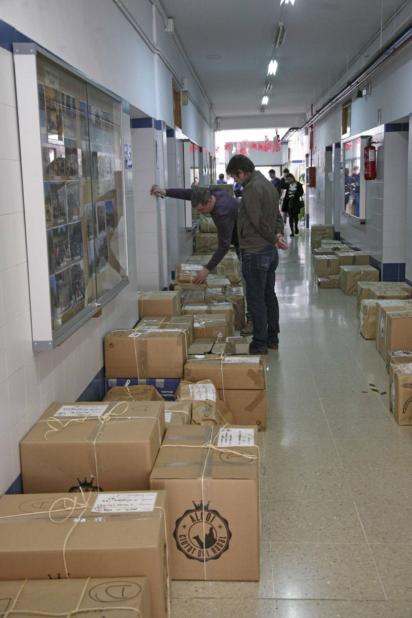 Regalos para entregar los Reyes Magos de Alcoy