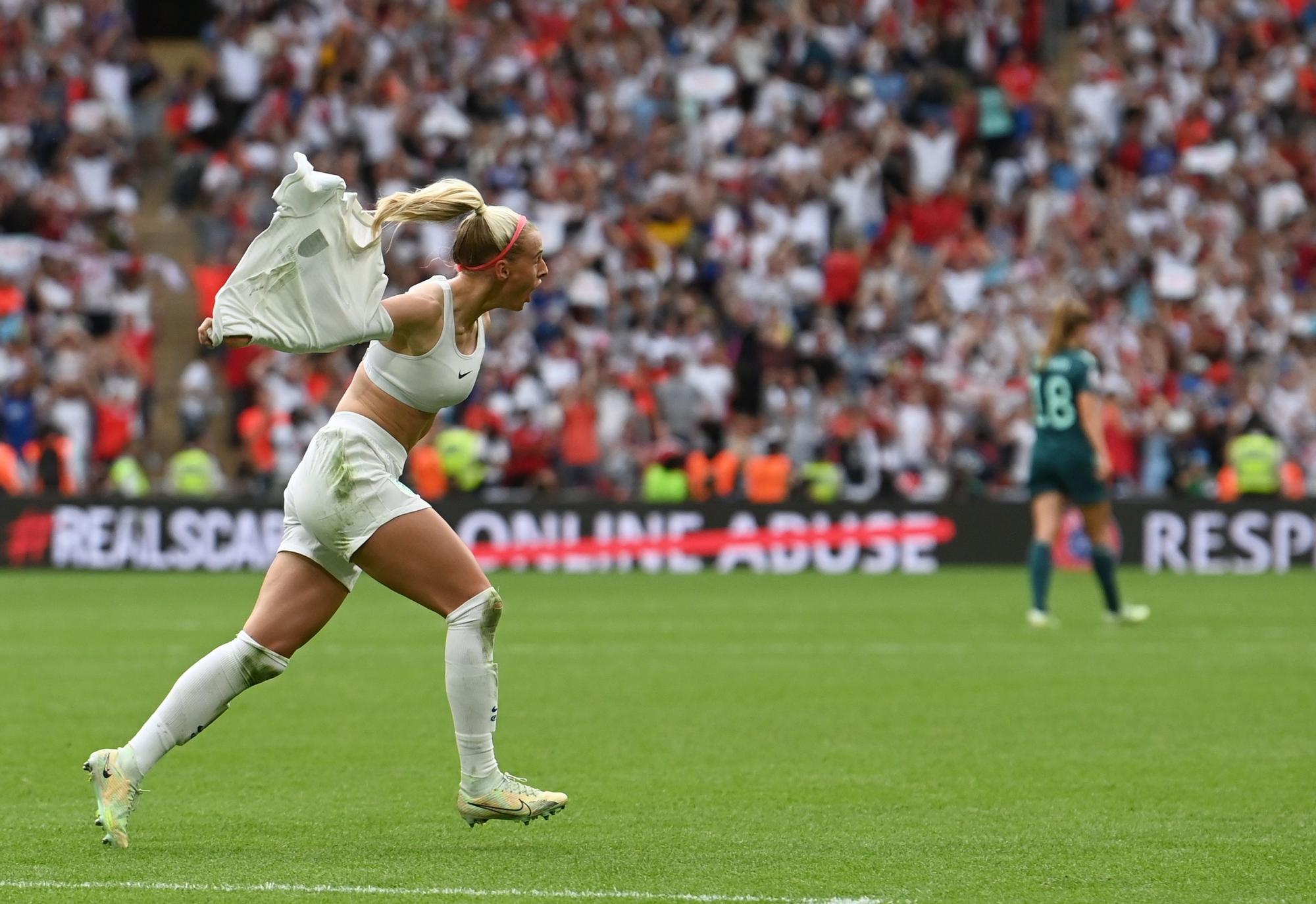 Así ha sido el gol de Kelly para que Inglaterra gane la Eurocopa Femenina