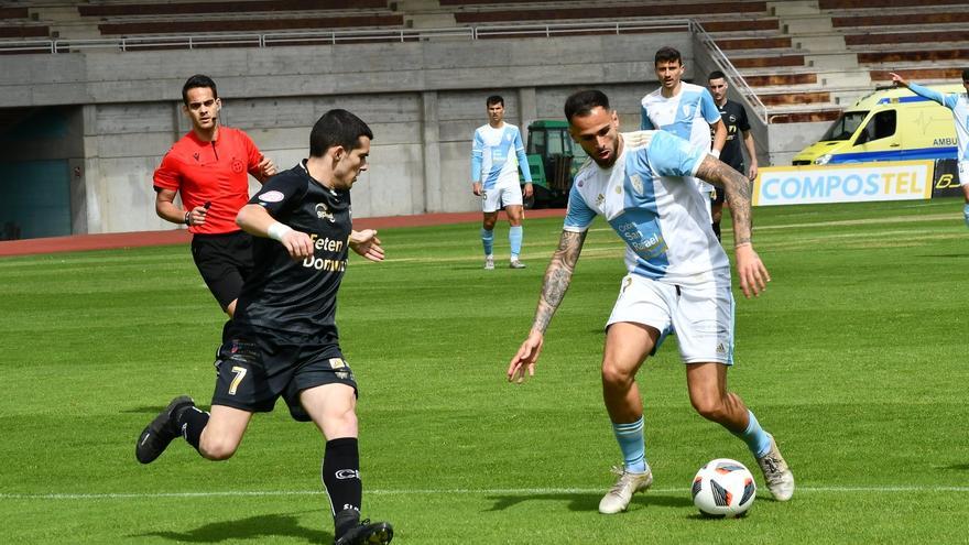Elliot y la SD Compostela rescinden contrato y el atacante pone rumbo al SCR Peña Deportiva