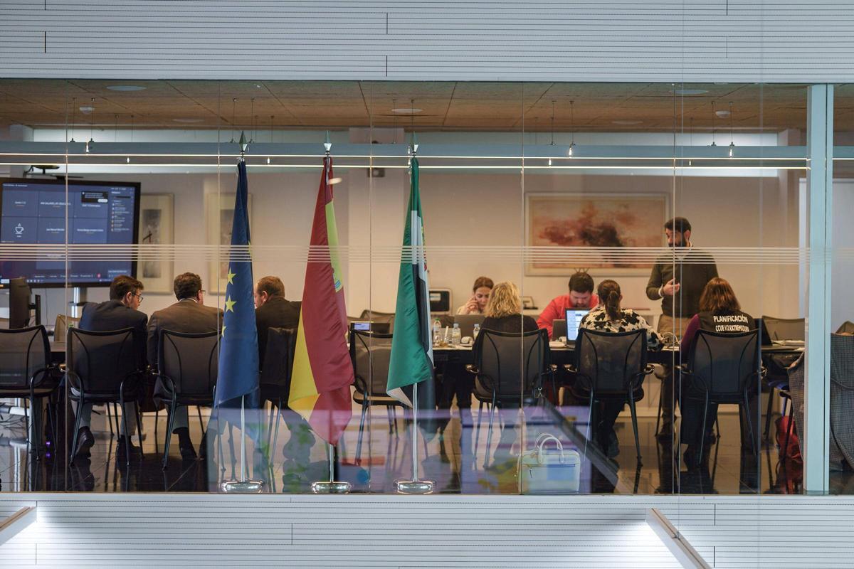 Fotogalería | Abel Bautista preside la reunión del CECOP del Plan Territorial de Protección Civil de Extremadura
