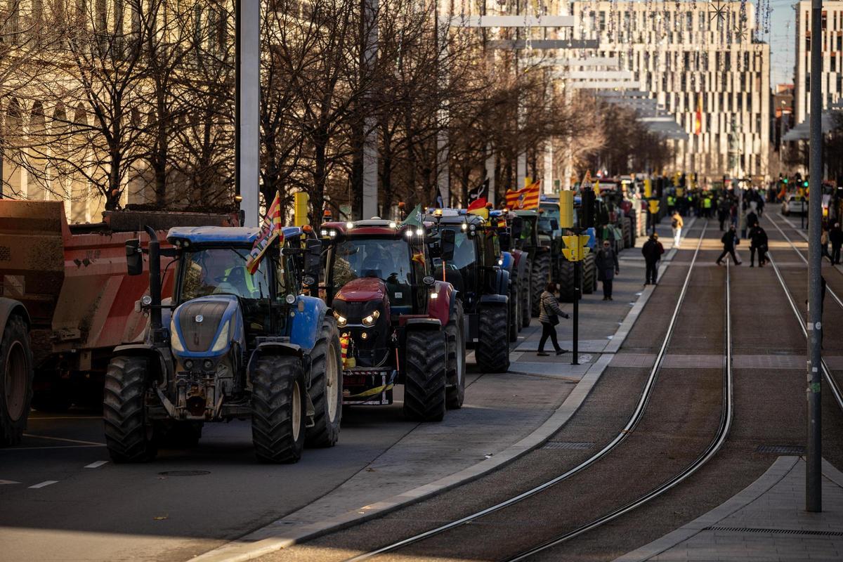 En imágenes | Los tractores vuelven a las calles de Zaragoza dos años después