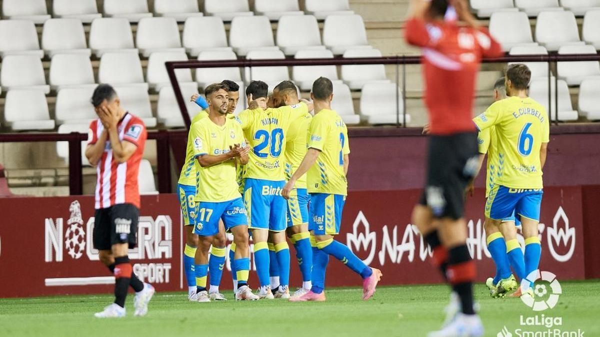 La UD Las Palmas celebra el gol de Aridai