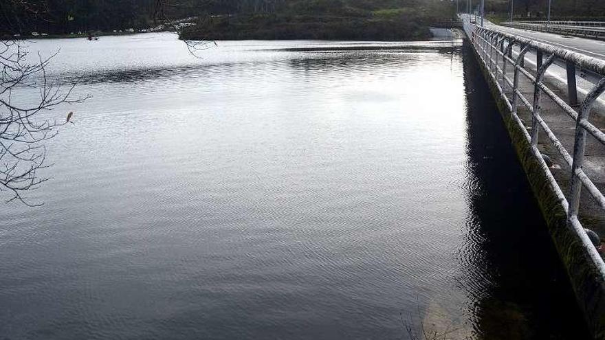 Imagen del embalse del Pontillón do Castro. // Rafa Vázquez