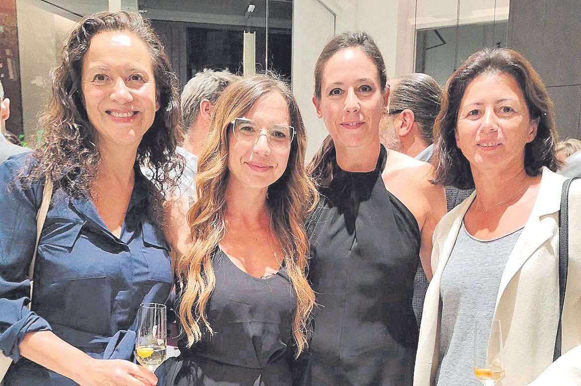 Maribel Iboleon, Caterina Cottarelli, Coro Moneo y Verónica Iboleon.