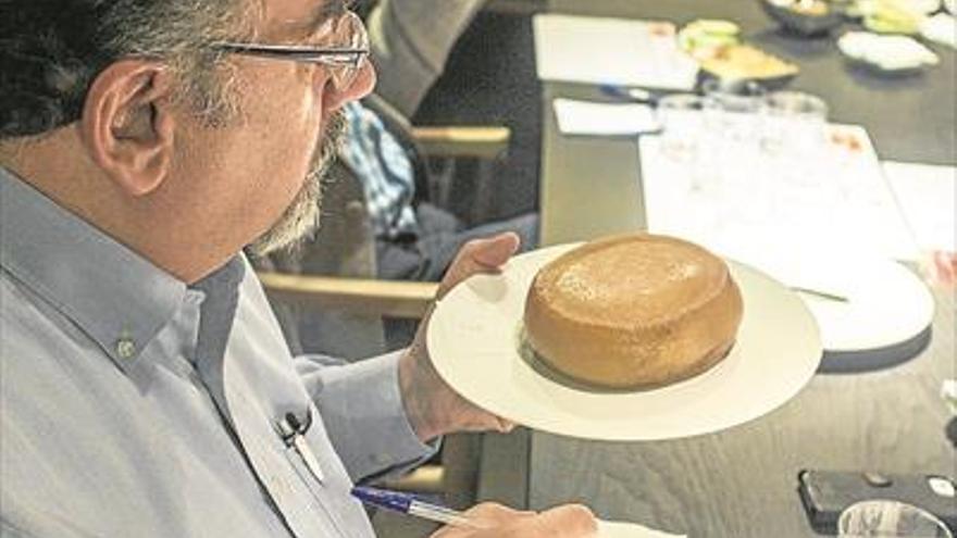 15 establecimientos promocionan la Torta del Casar en la provincia