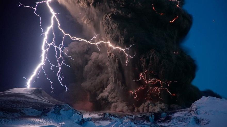 Los relámpagos volcánicos habrían encendido la llama de la vida en la Tierra primitiva