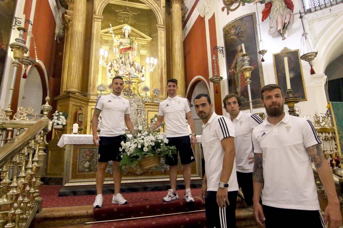 Ofrenda floral del Córdoba CF a San Rafael