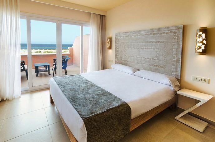 Los Hoteles Tarifa Lances y El Cortijo de Zahara, de la cadena Hoteles THe, enclaves para dejarse embrujar por Cádiz