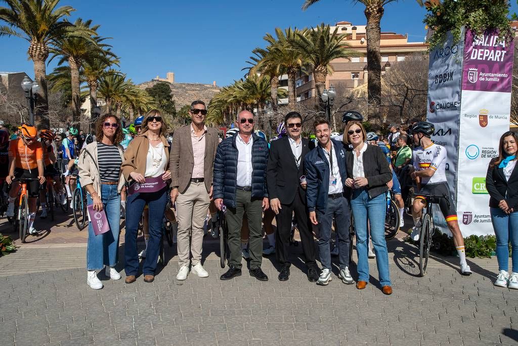 Vuelta Ciclista a Murcia: imágenes de la salida en Jumilla