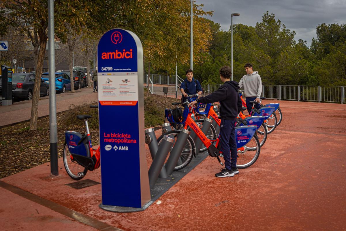 El estreno a medio gas del bicing metropolitano